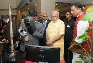 0-88121600-1437026026-pm-visits-exhibition-at-launch-of-skill-india-campaign-10