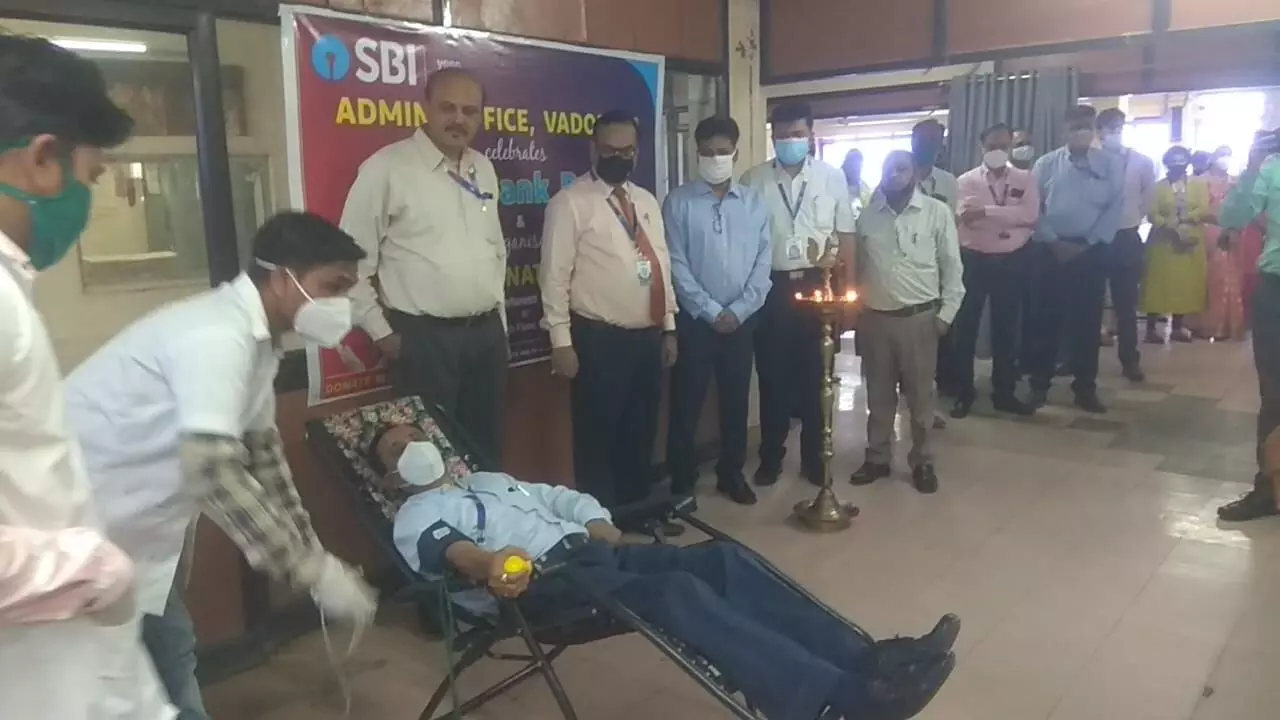 93 donated blood in a camp organized by SBI Vadodara