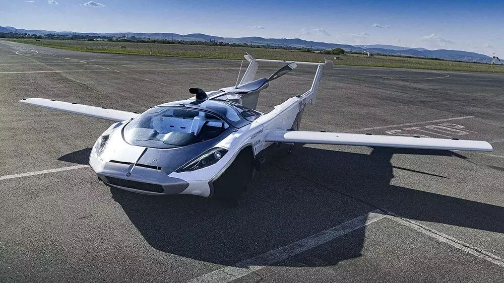 Klein Visions AirCar completes first ever inter-city test flight