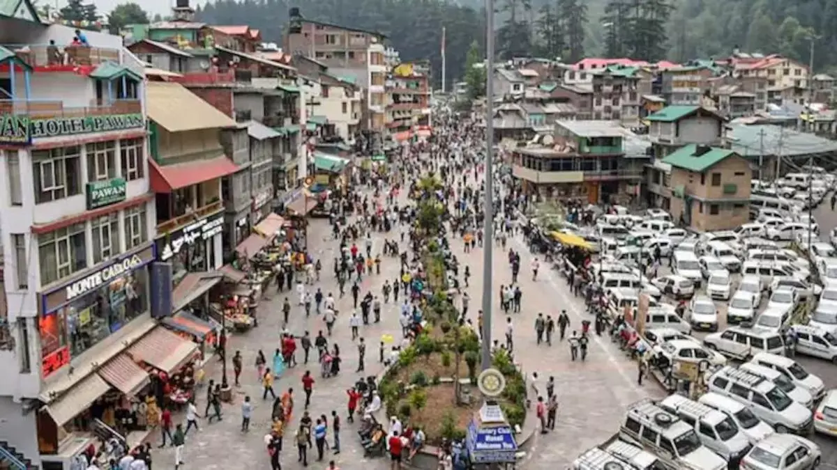 Nainital draws crowd of tourists amid restrictions Covid-19 third wave