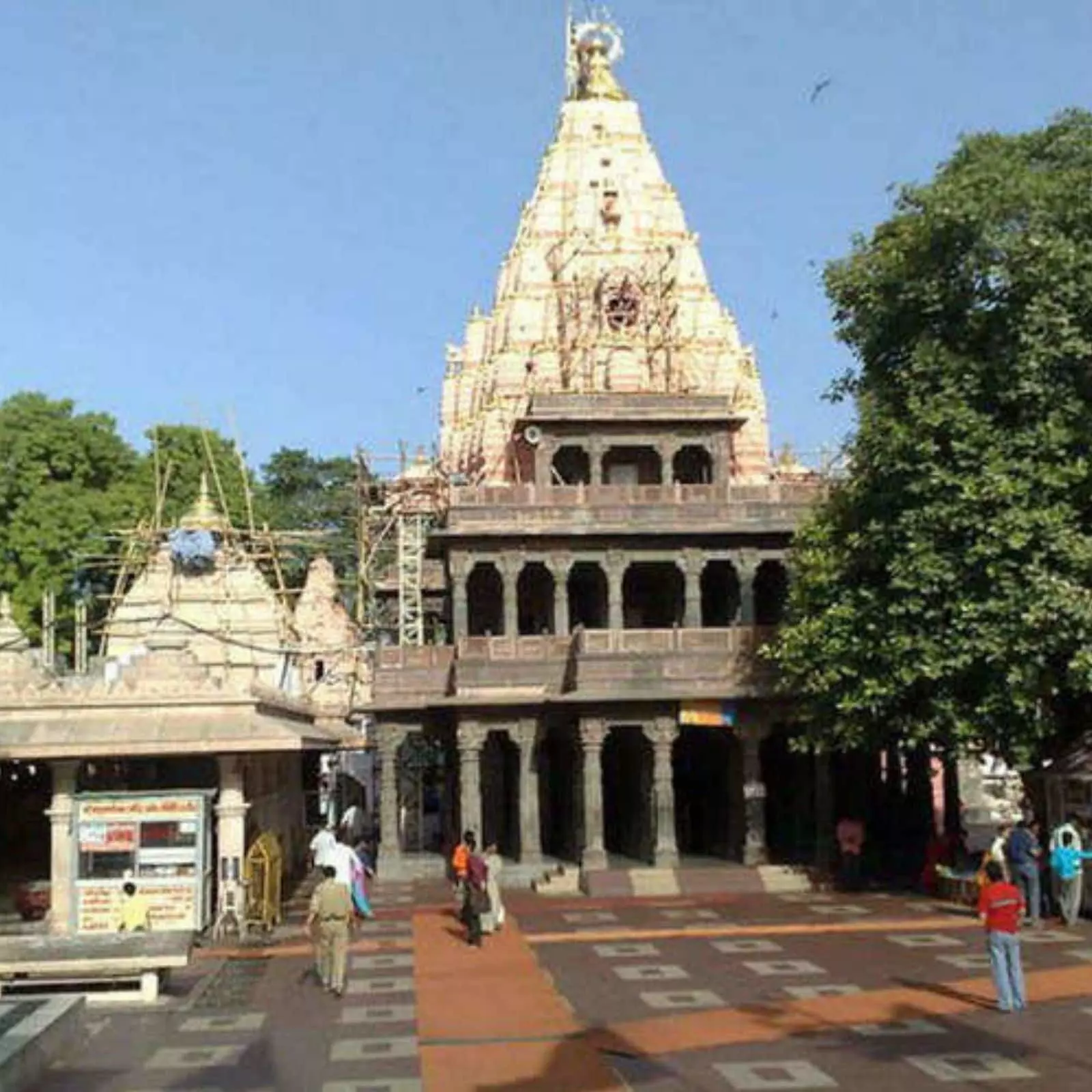 Ujjain Temple stampede: No social distancing, devotees injured after VIP visit