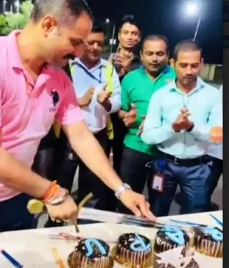 Video of cutting a cake with a sword at Halol Toll Plaza goes viral in social media
