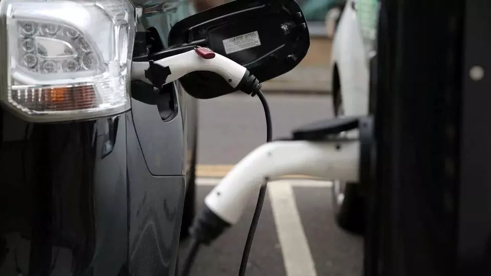 Govt: Over 5 lakh 17 thousand electric vehicles registered in country over last three years