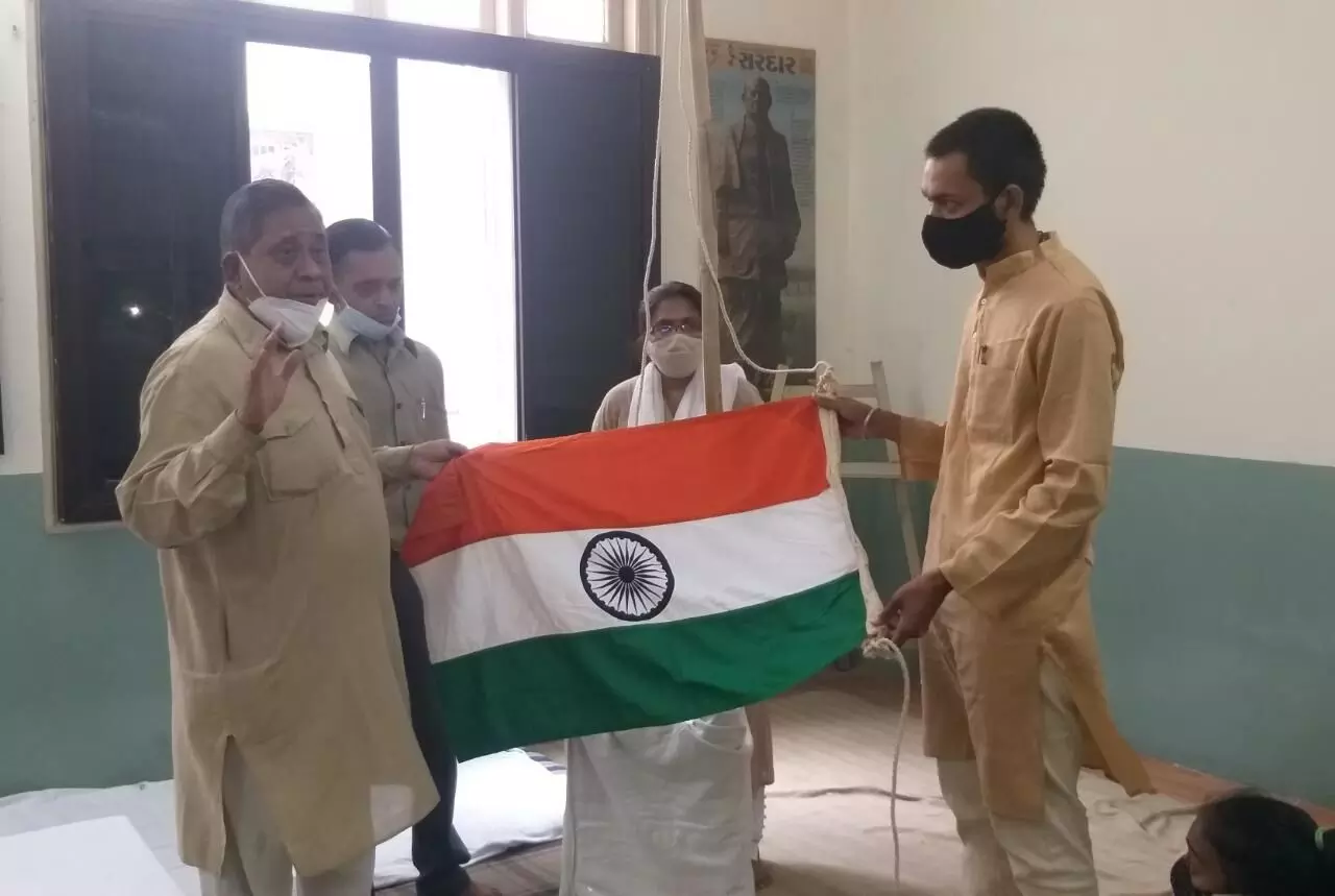 Harendrasinh Dayamas unmatched patriotism to train people about correct hoisting of national flag and national anthem singing