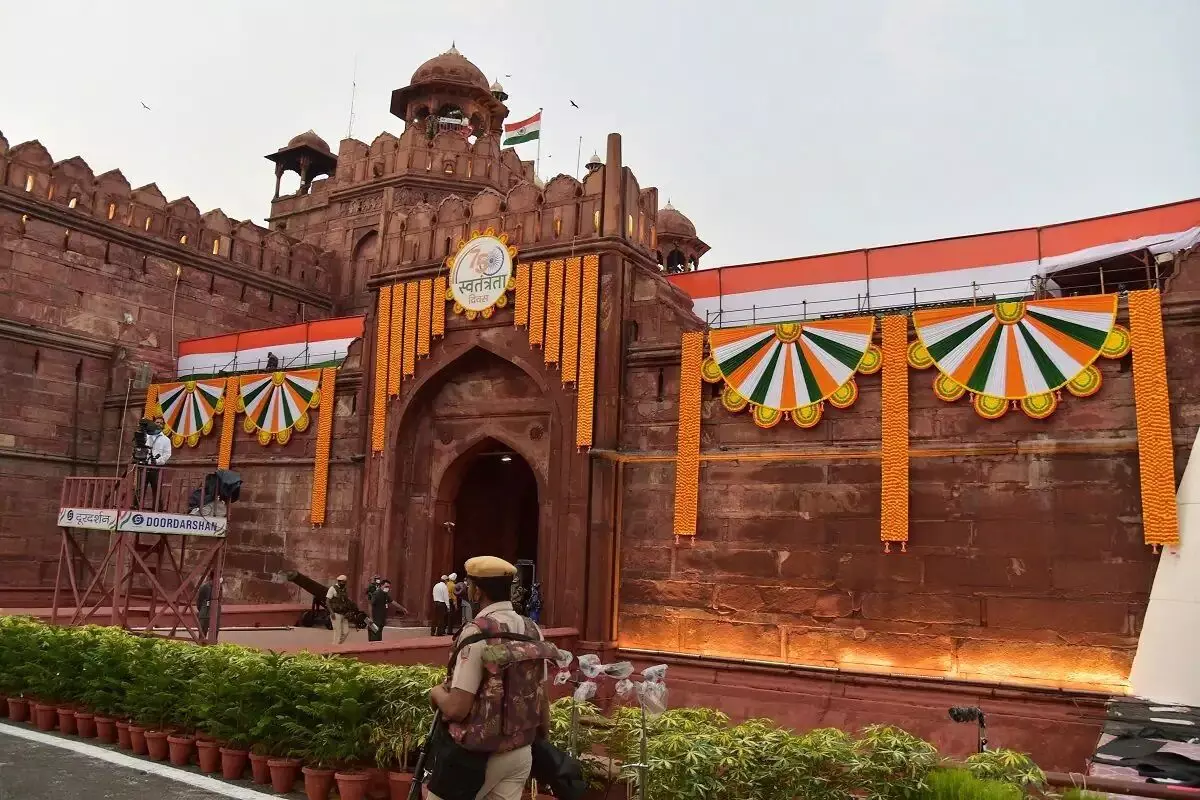 Nation celebrates 75th Independence Day today, PM hoists National Flag at Red Fort in Delhi