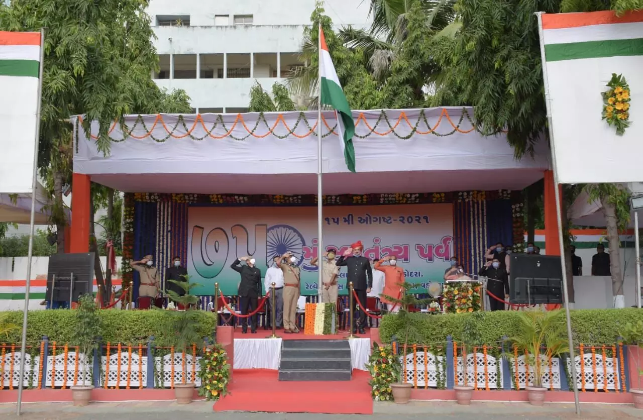 Pradipsinh Jadeja hoisted the national flag at Railway Police Parade Ground in Vadodara on the 75th Independence Day