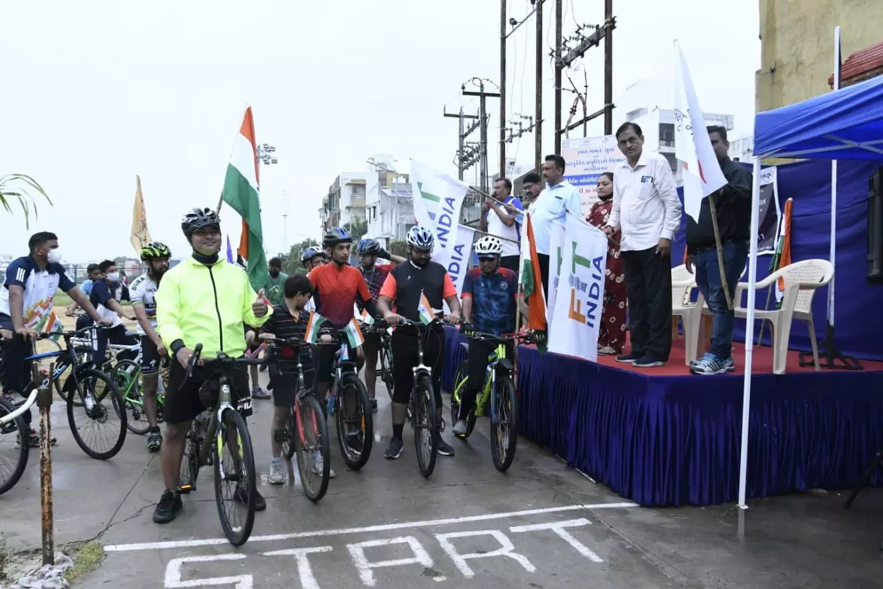 80 cyclists Join Azadi Ka Amrut Mahotsav Cycle Rally
