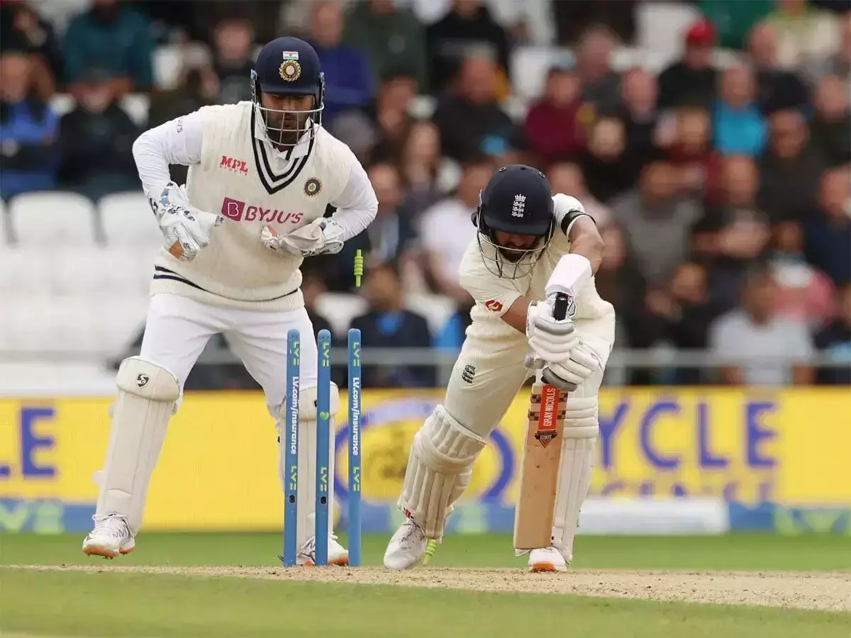 3rd Test: England resumes their first innings against India