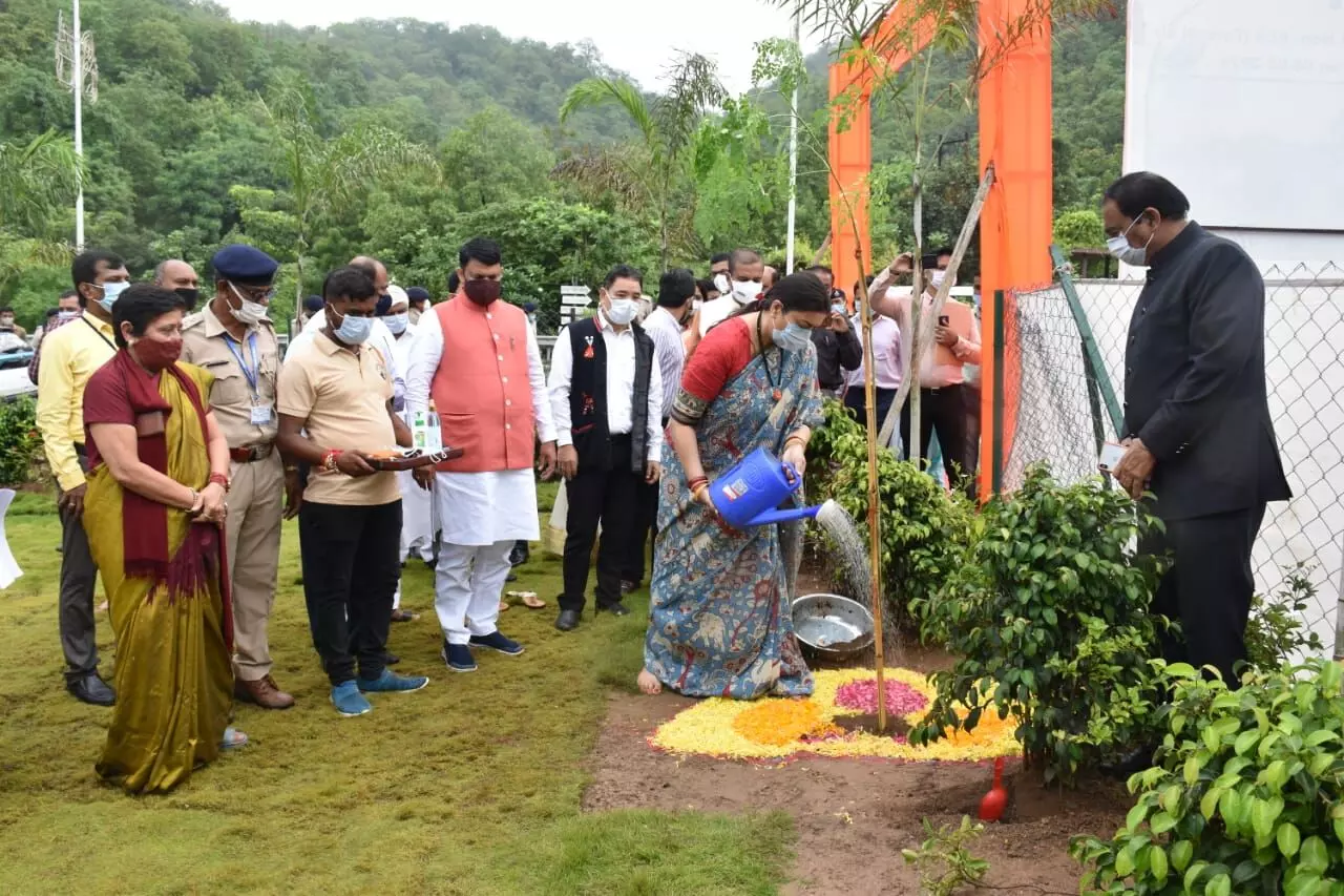 Smriti Irani planted trees for the Women and Child Empowerment Forest