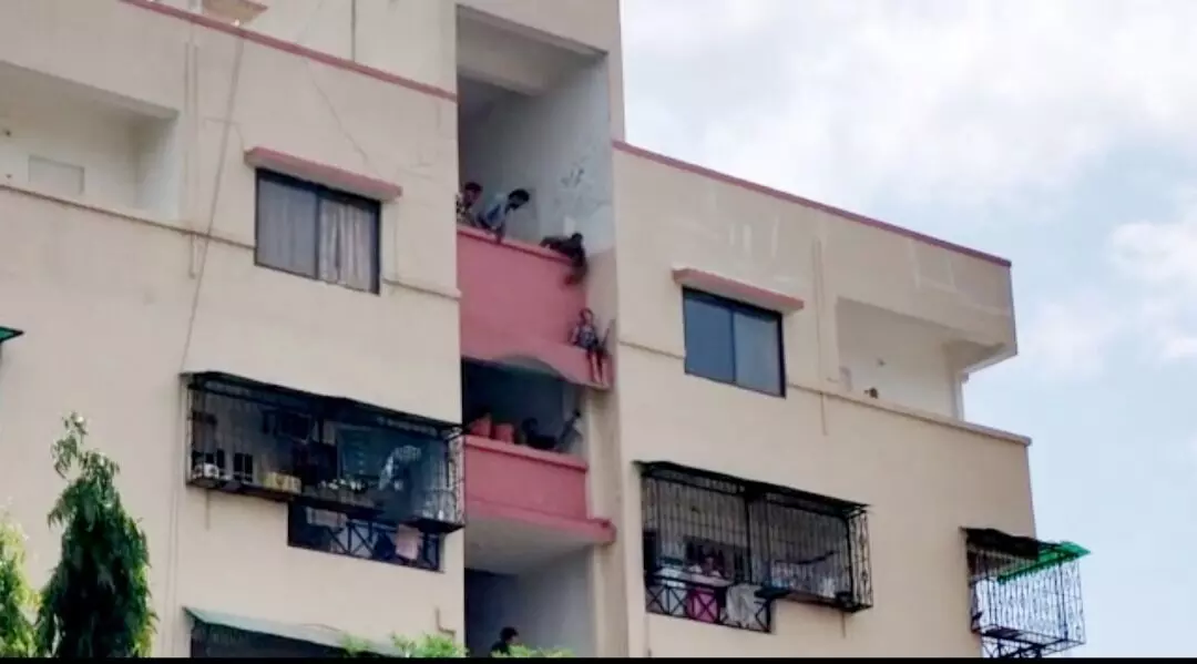 Teenager in Vadodara climbed up to fourth floor to end life after argument over using tablet