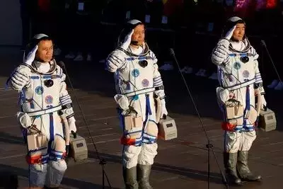 3 Chinese astronauts return to Earth after 90 days in space