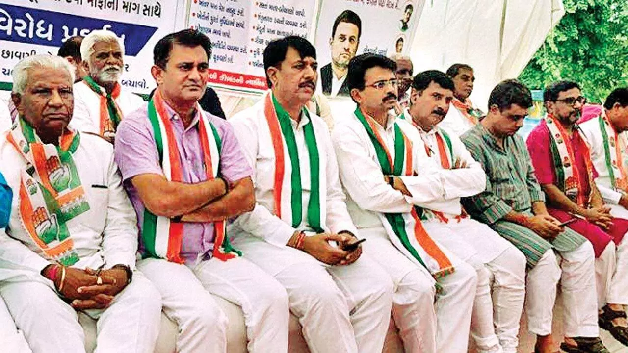 Congress MLAs meeting in Gandhinagar today, Strategy to encircle the new government in a 2-day session