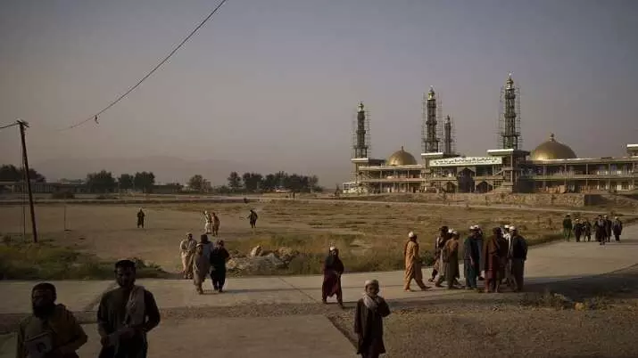 Many dead after blast outside Kabul mosque