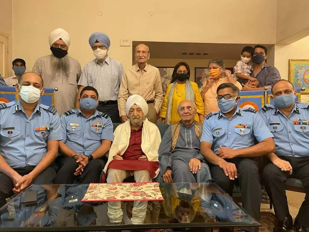 Veteran IAF officer from accounts branch turns 100