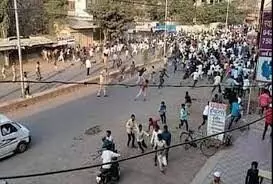 Maharashtra: Lathicharge in Amravati as stones hurled during saffron bandh