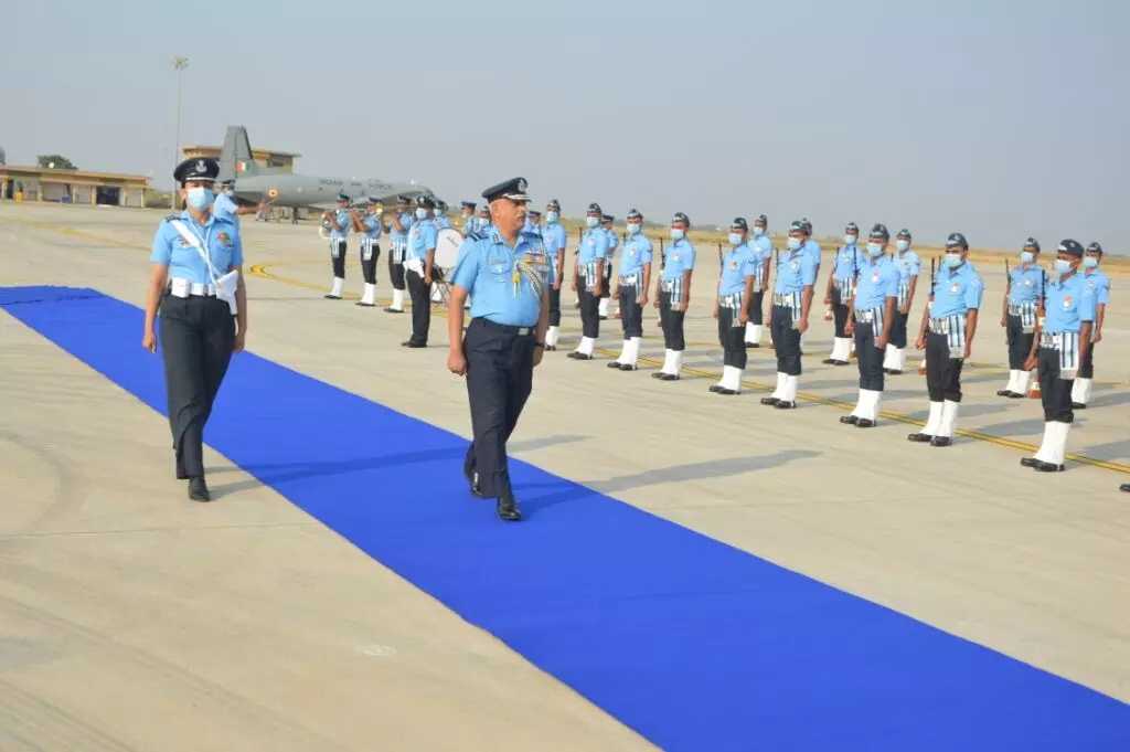 Air Marshal Vikram Singh, Air Officer Commanding-in-Chief, South Western Air Command visited Air Force Station Naliya