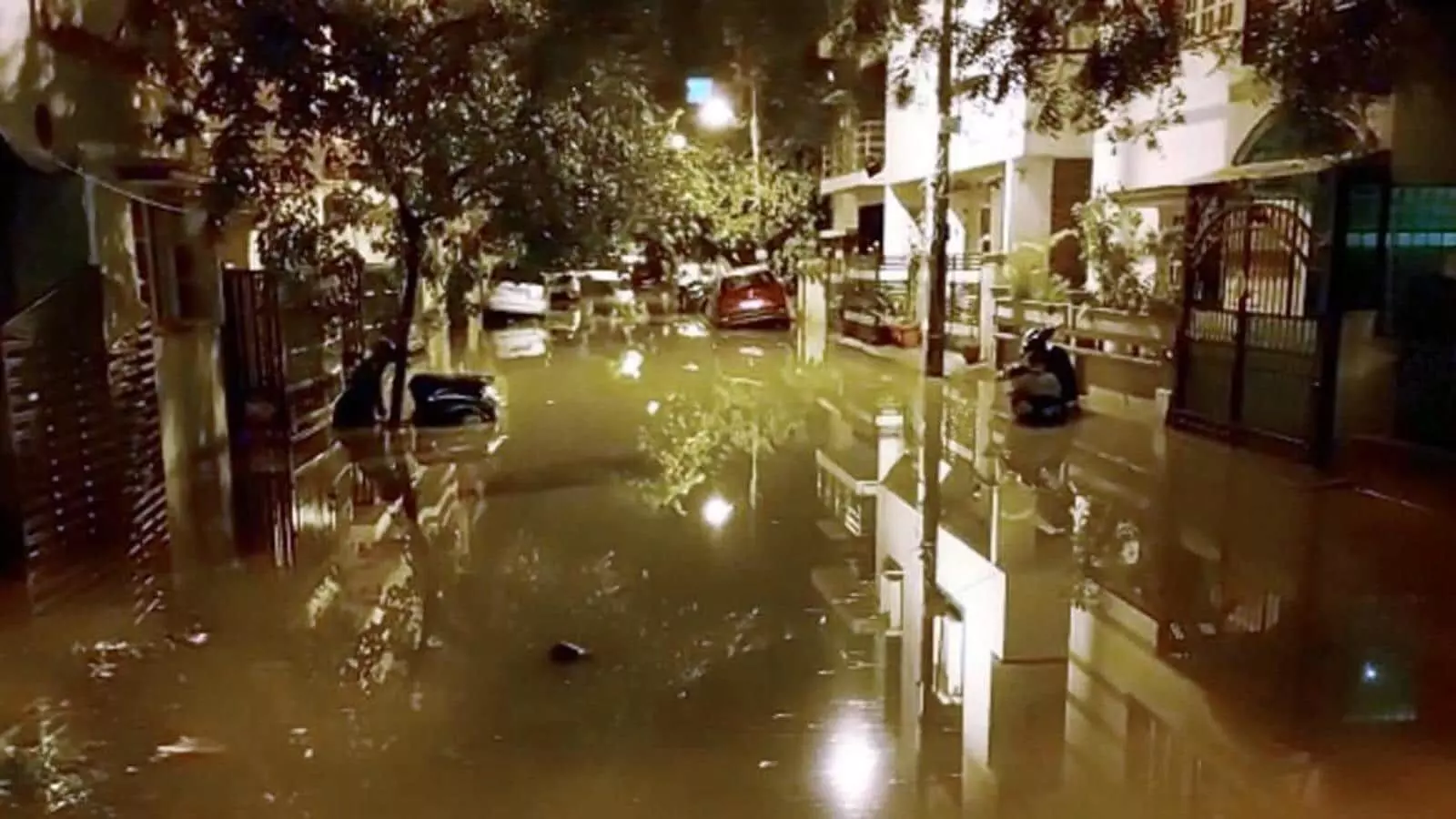 Bengaluru roads waterlogged, several areas submerged as downpour wreaks havoc in city