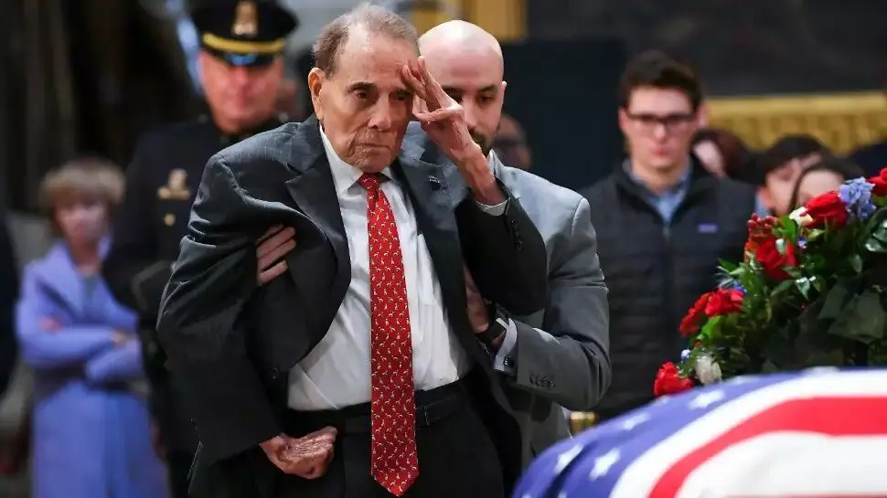 Bob Dole, a military hero and long-serving US senator, has died at the age of 98