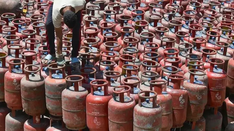 8.8 cr LPG connections released till Nov 30, 2021 under Ujjwala Yojana says Petroleum Minister