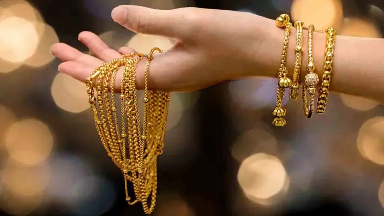 Gold price down by Rs 600 today, check revised rates in your city