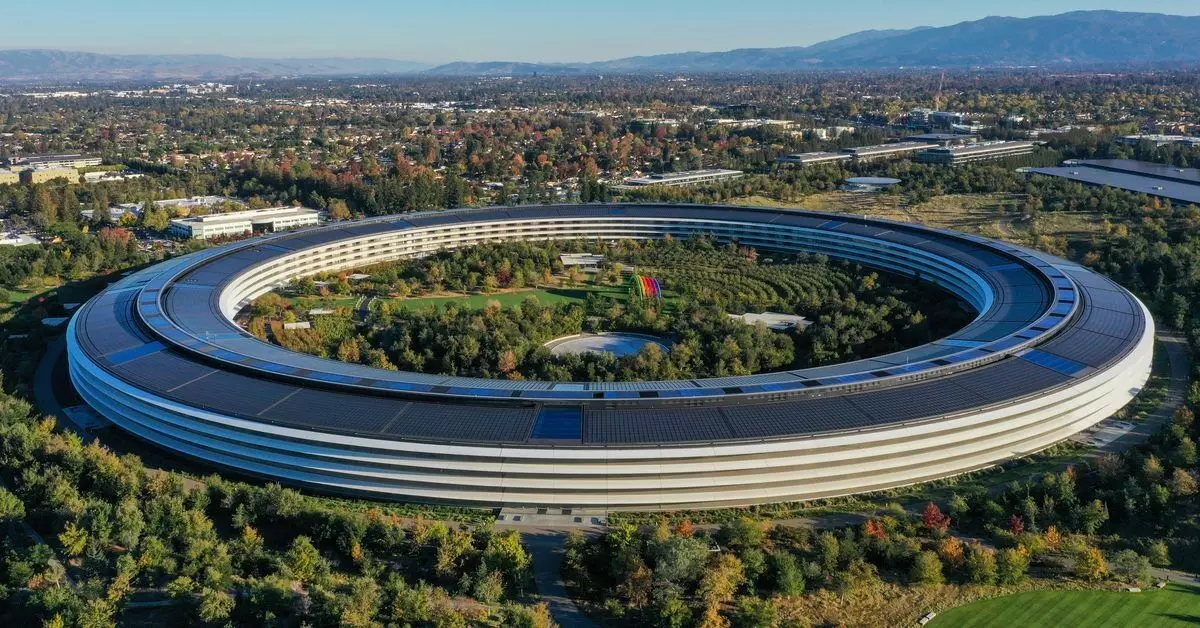Apple gives each employee $1,000 bonus as it delays office reopening indefinitely