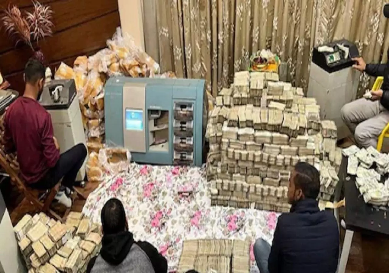 In a tax raid, a UP businessmans home was raided and 150 crore (and counting)