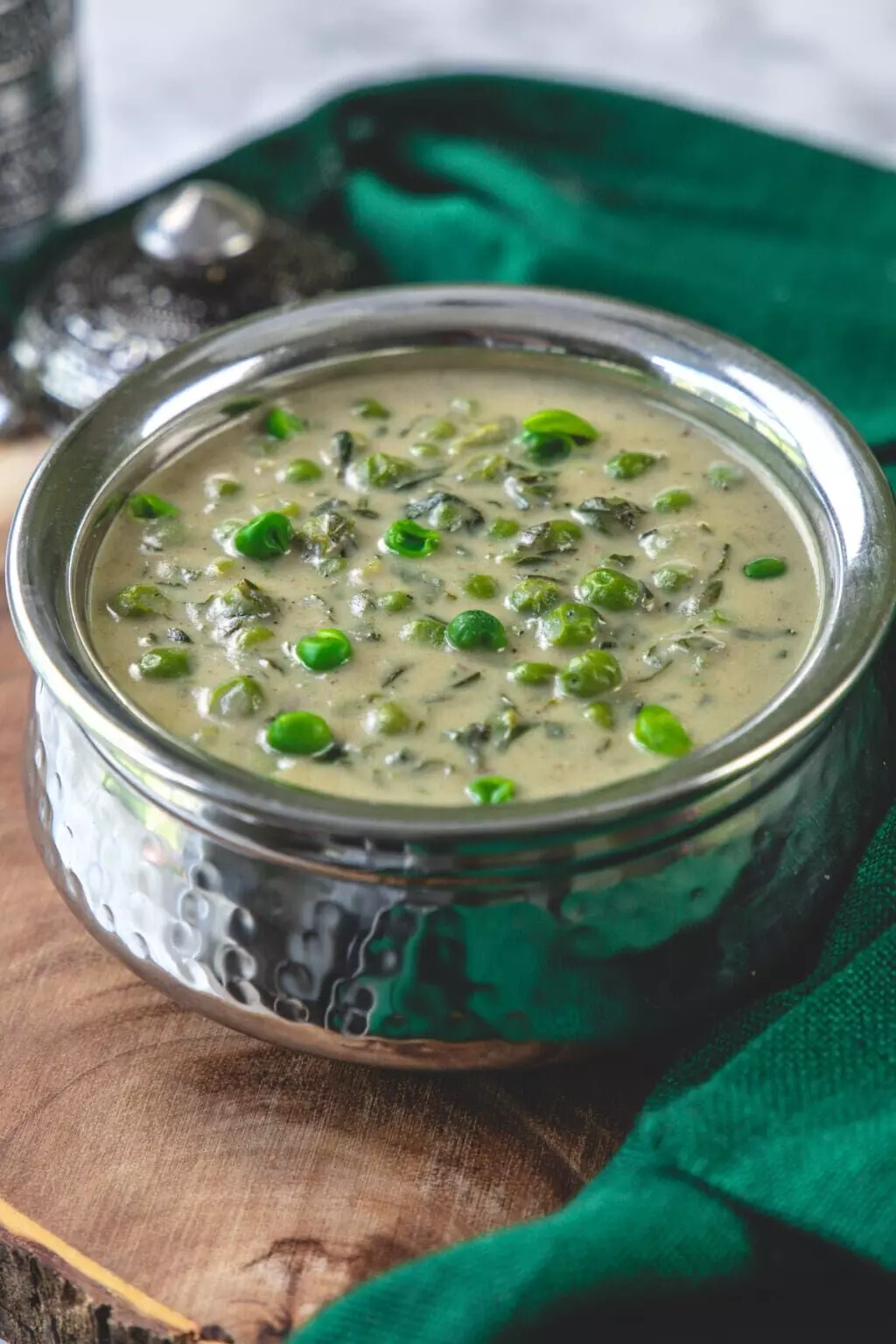 A delight sabji with no turmeric and red chilly powder: Methi Matar Malai