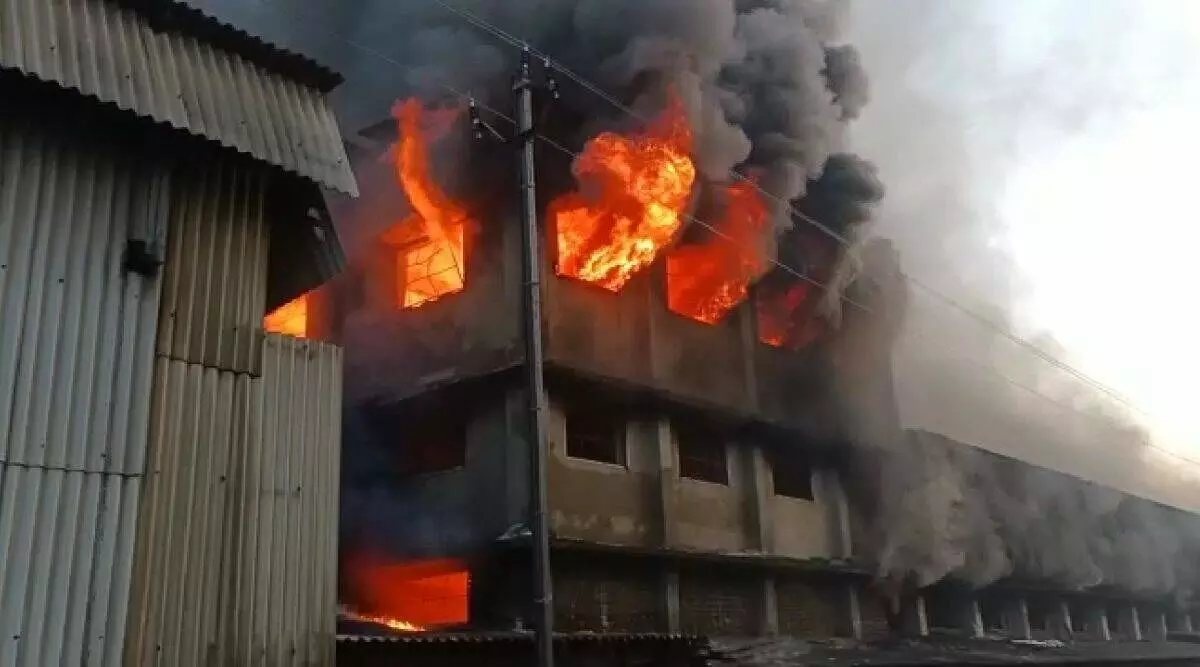 A major fire broke out at Surats company, three labourers missing