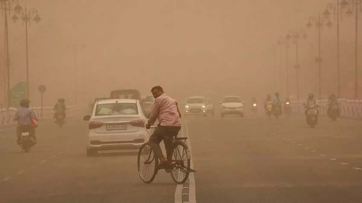 Massive dust storm heads towards Gujarat, Rajasthan: IMD issues alert for 12 hours