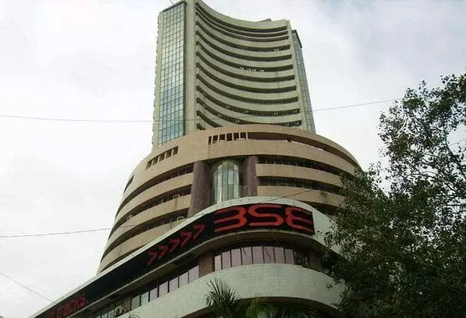 Sensex slumps over 1,100 pts in early Thursday trade