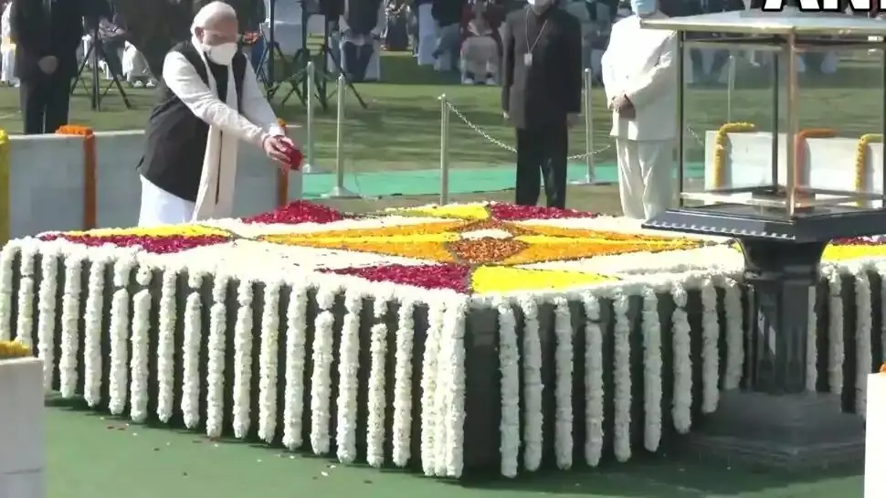 At Raj Ghat, President Kovind, PM Modi, Rahul Gandhi, and others pay homage to Mahatma Gandhi
