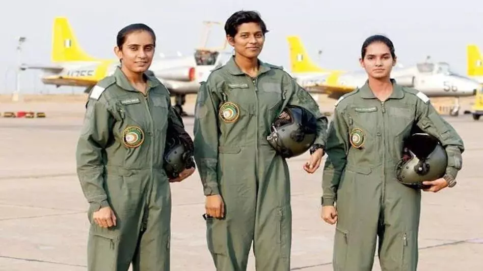 Defense Ministry to induct Women fighter pilots into IAF permanent scheme