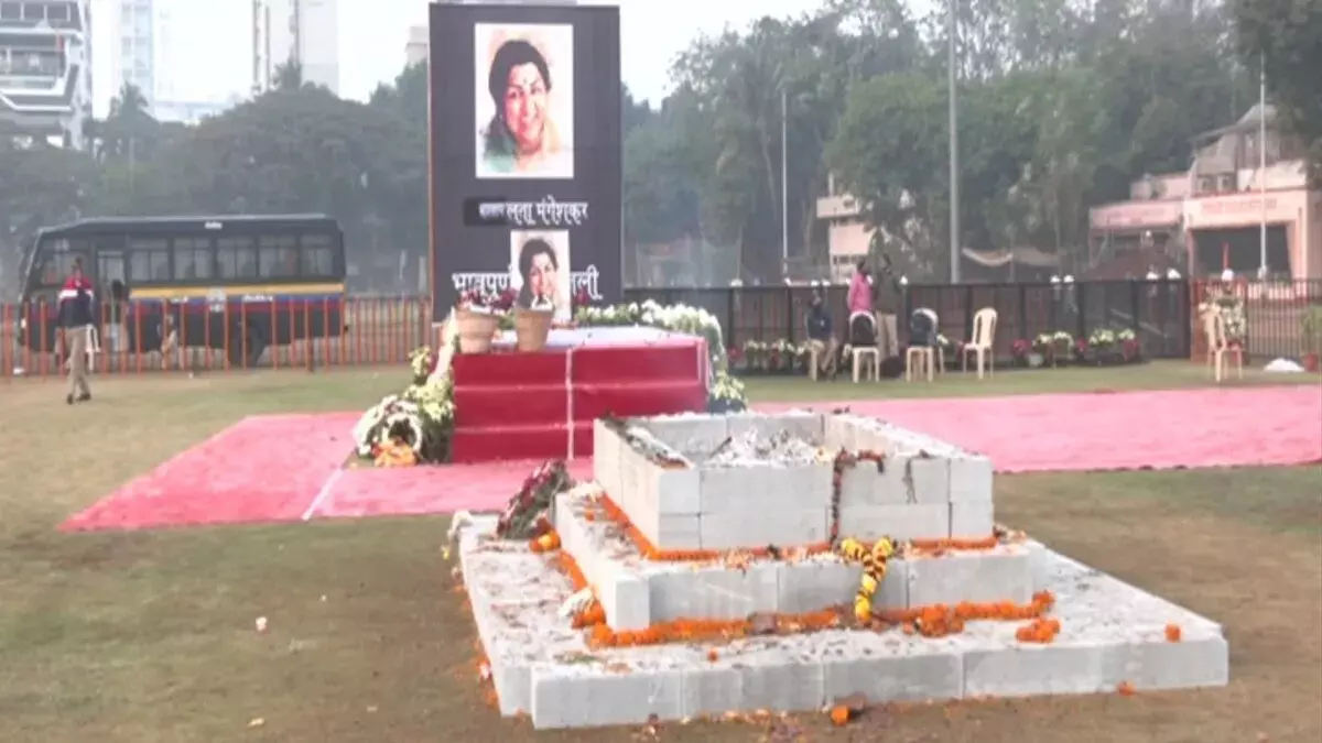 Lata Mangeshkar memorial at Shivaji Park, requests BJP MLA Ram Kadam