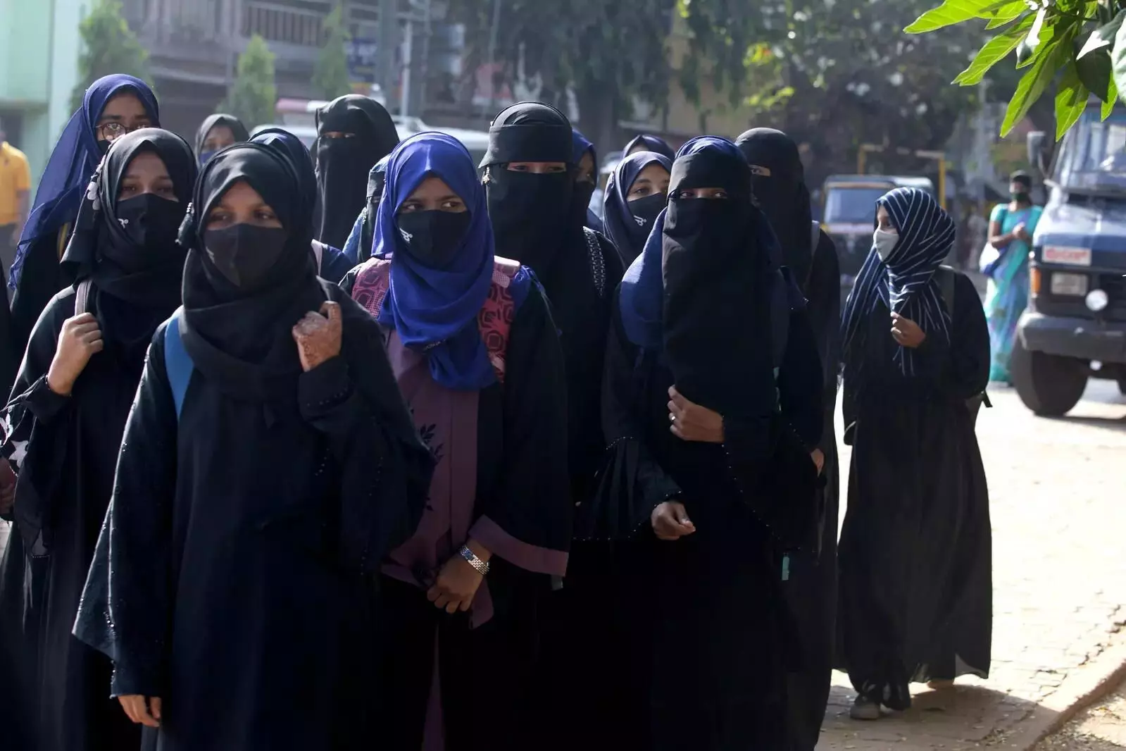 Hijab row: Karnataka govt extends holiday for PU colleges till Feb 15