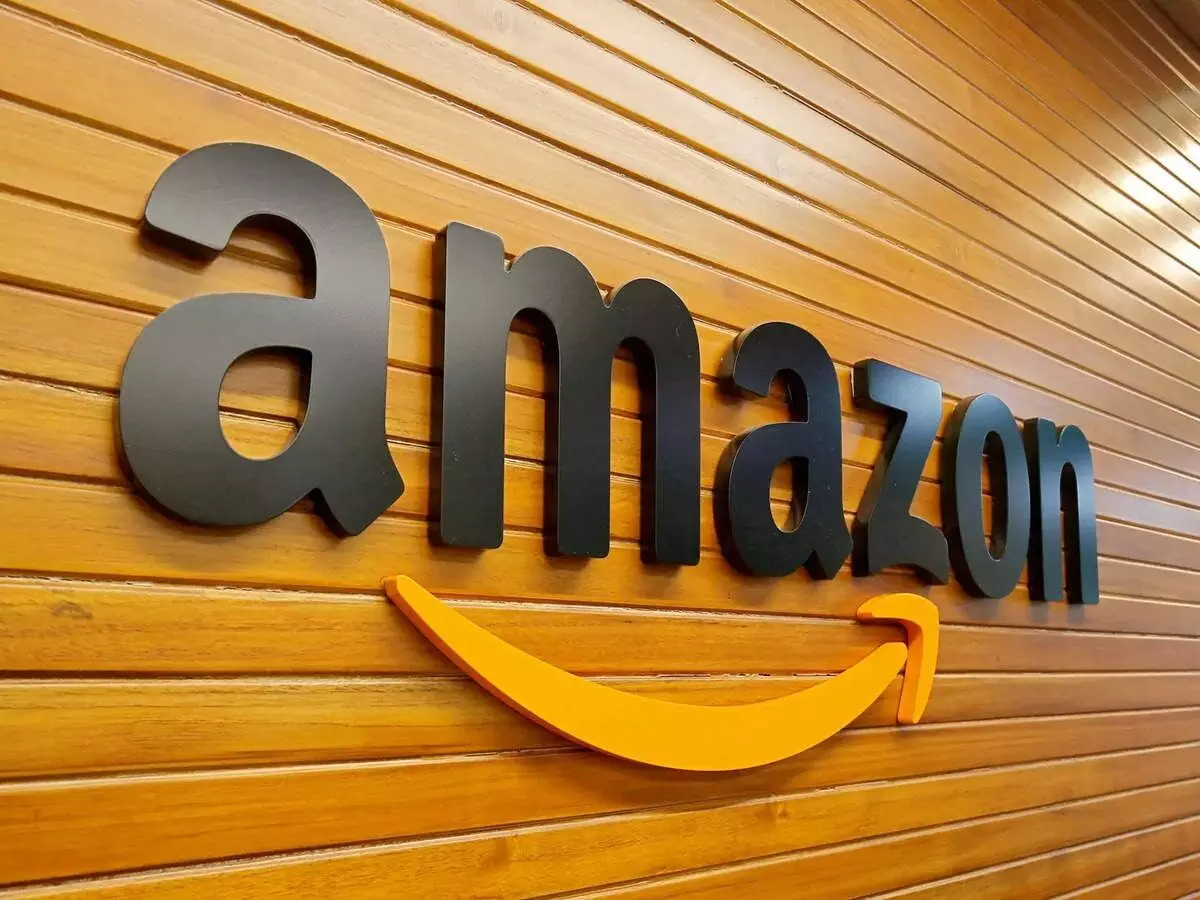 SC directs Amazon, Future to approach NCLAT to decide on plea against CCI order