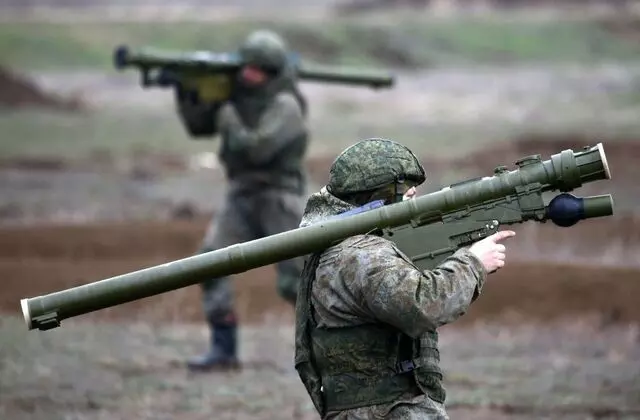 Western nations start sending weapons to Ukraine