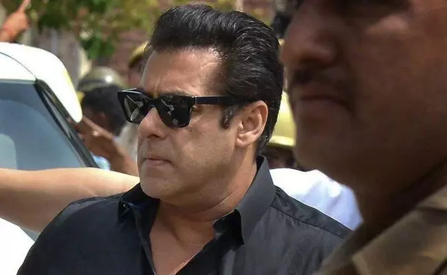 Mumbai court summons Salman Khan for allegedly threatening journalist