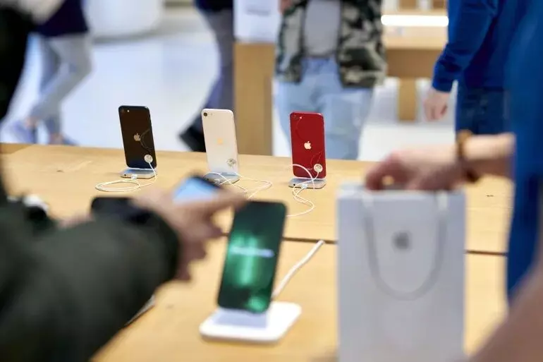 Apple working on hardware subscription service for iPhones