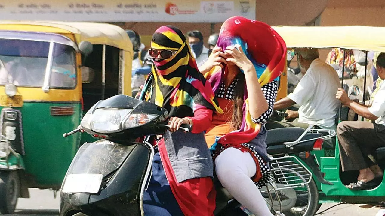 Ahmedabad in grip of heatwave, mercury rise to 41.3°C