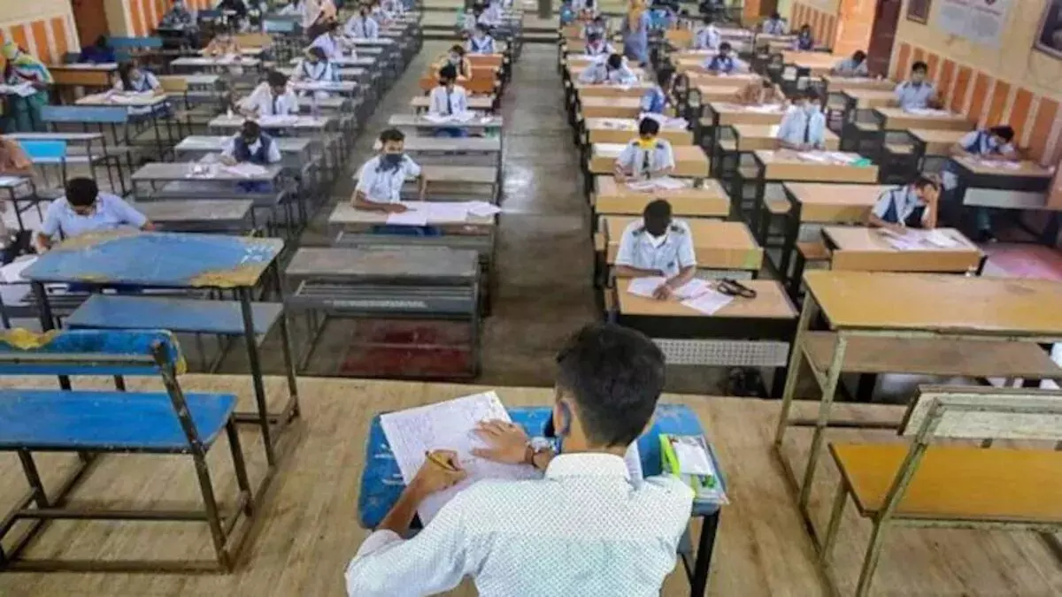 Gujarat: Student dies during SSC exam in Kheda