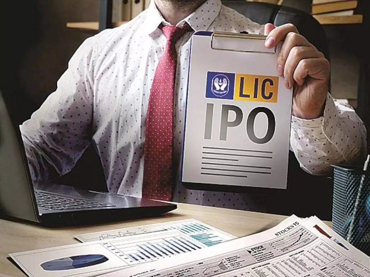 Govt to seek Rs.50,000 cr next month from LIC IPO: Report