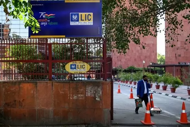 Uncertainty over LIC listing delays IPOs of 3 more PSUs