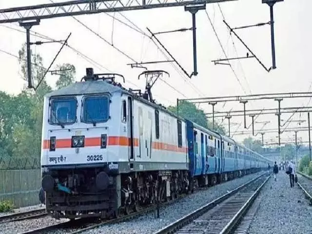 Western Railway to attach additional coaches in 11 pairs of trains on temporary basis