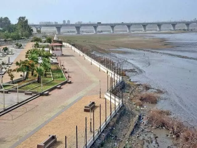 World Bank team in Surat for riverfront project