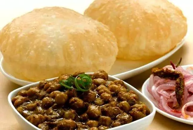 Chole Bhatura Recipe: This delicacy has Punjabi origins and thus you can imagine the taste of this dish