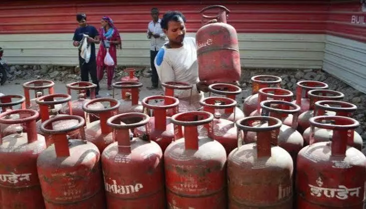 LPG Price: Rate of 19 kg commercial LPG Cylinders slashed by Rs 135