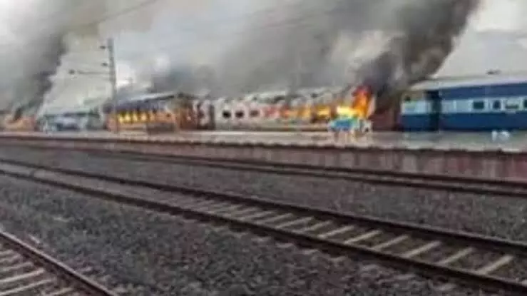 Tensions escalate in 3 states on day 3 of Agnipath protests, trains set on fire