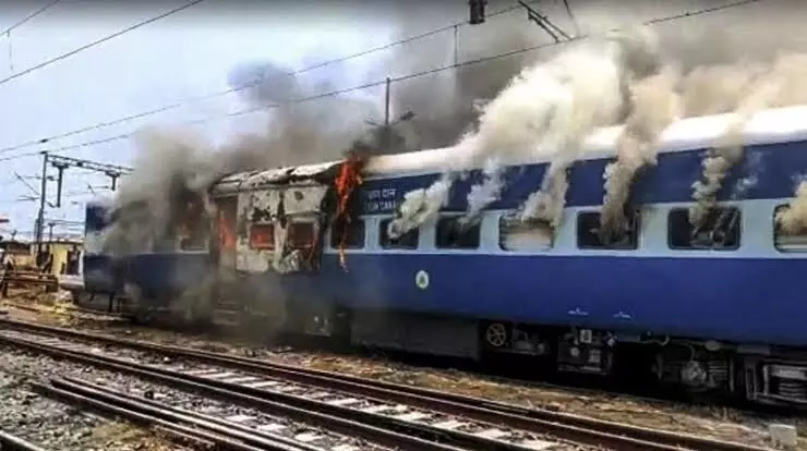 1 Dead in Telanganas Secunderabad in Agnipath Violence, 3 trains burnt