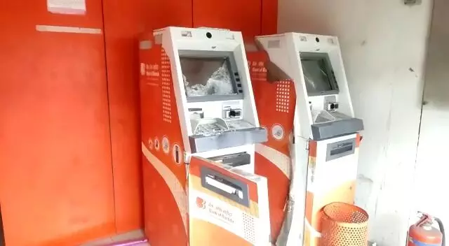 Unsuccessful attempt to break open two ATMs of Bank of Baroda in Ankleshwar