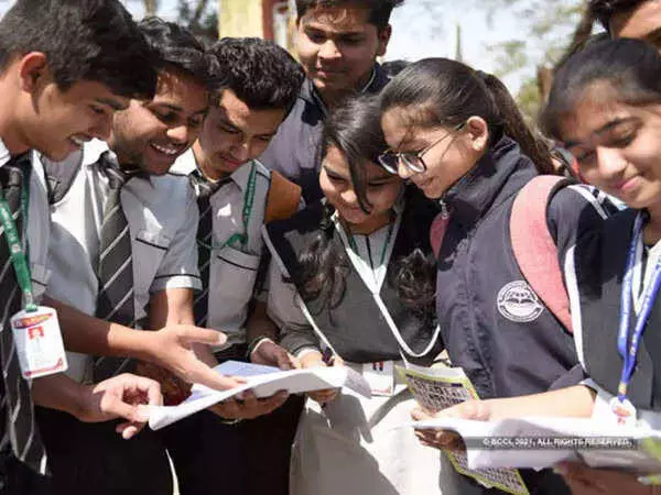 CBSE Result 2022 : CBSE Class 12th results out, girls outperform boys
